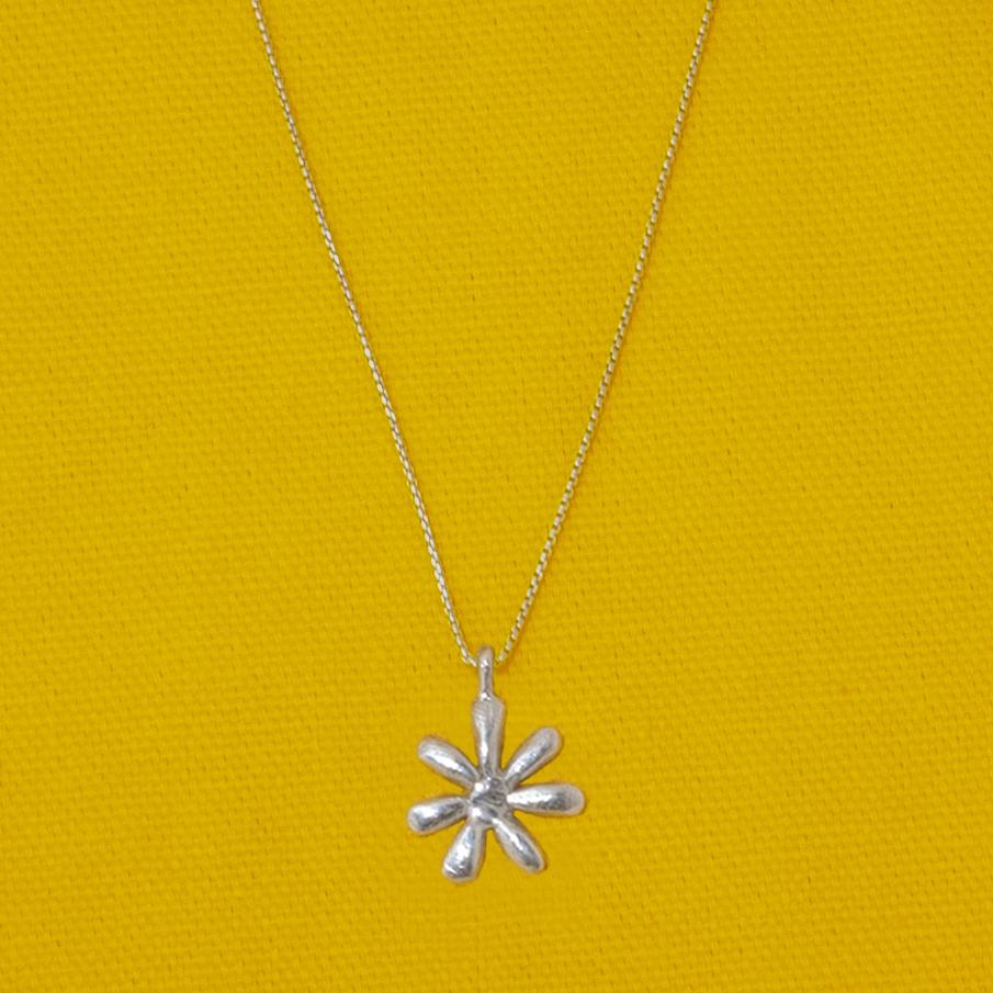 Daisy Pendant