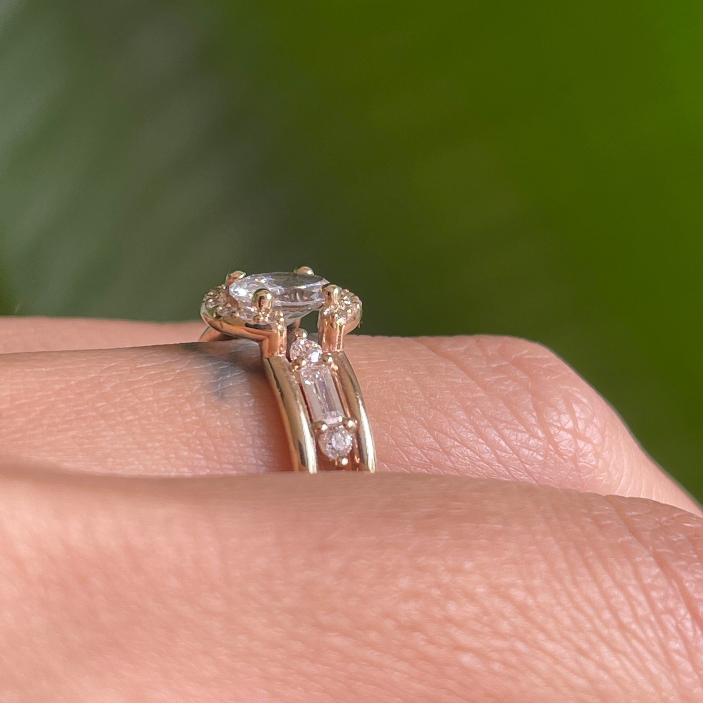 Floating Ring • Diamond •