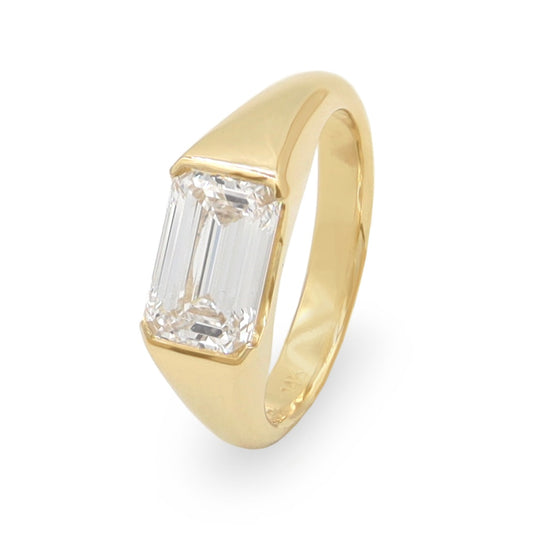 Bay Ring • White Diamond • Yellow Gold