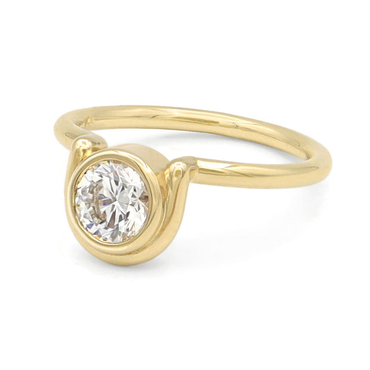 Ossa Ring • White Diamond • Yellow Gold