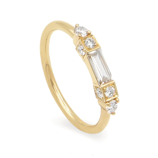 Lisa Ring • White Diamond • Yellow Gold