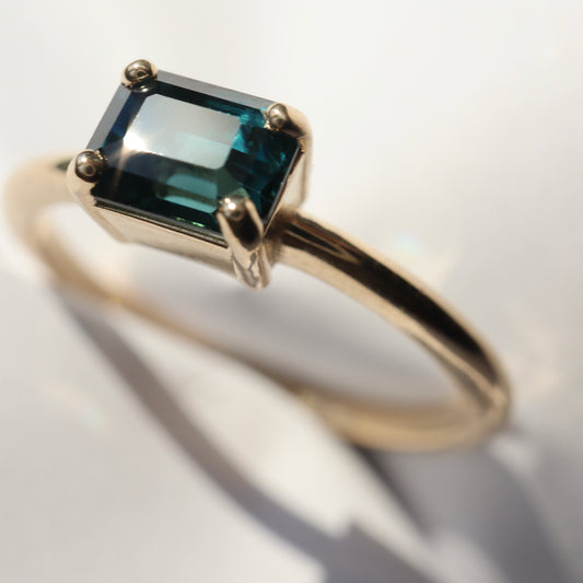 Suze Ring • Teal Sapphire •